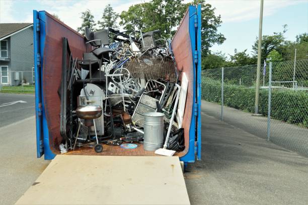 Best Construction Debris Removal  in Plainedge, NY